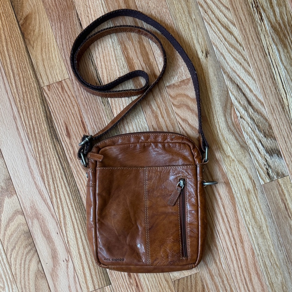 Compact Brown Leather Messenger Crossbody - Classic Casual Carry